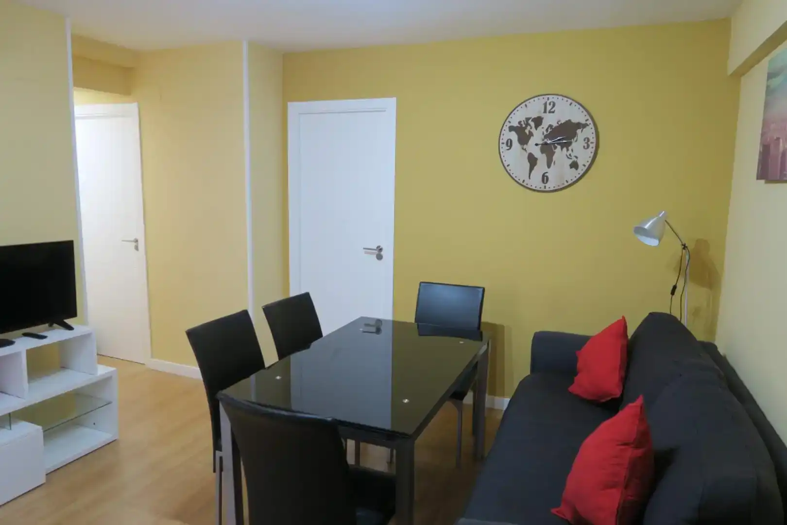 Menjador de Apartament per a compartir en Sevilla amb Aire condicionat, Parquet i Moblat