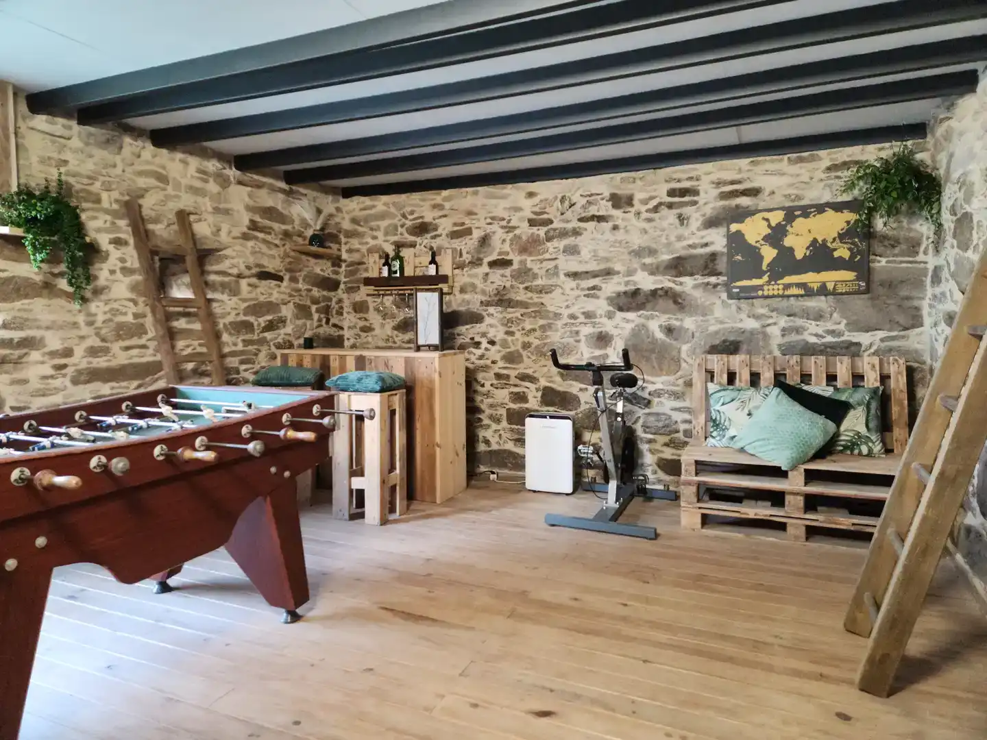 Casa adosada de lloguer en Vigo  amb Jardí privat, Parquet i Moblat