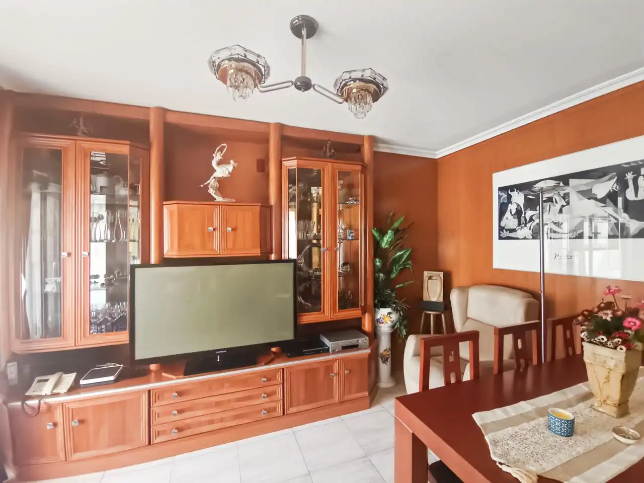 Sala de estar de Casa adosada en venta en Rivas-Vaciamadrid con Aire acondicionado, Calefacción y Jardín privado