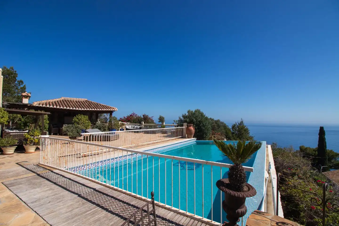 Schwimmbecken von Haus oder Chalet zum Verkauf in Almuñécar mit Klimaanlage, Privatgarten und Terrasse