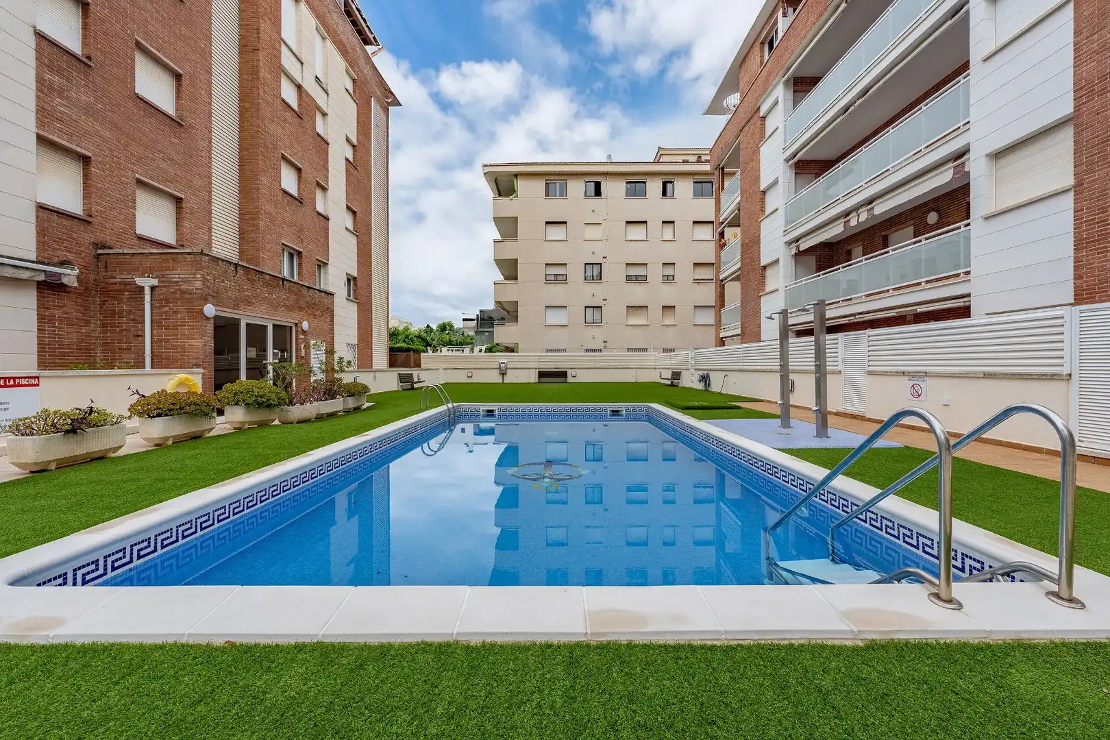 Swimming pool of Flat for sale in Calafell  with Air Conditioner, Heating and Terrace