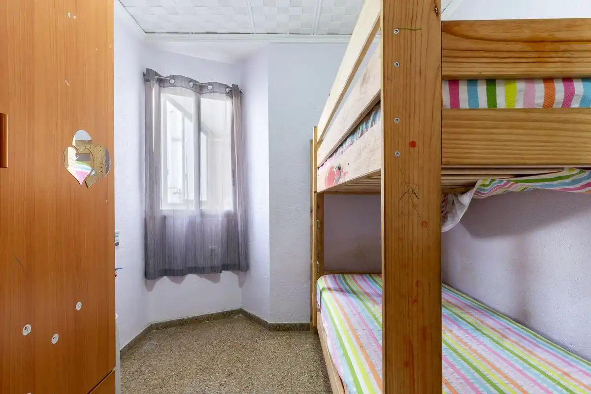 Habitación de Piso en venta en Valencia con Calefacción