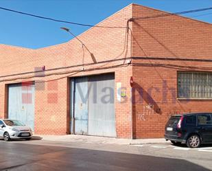 Vista exterior de Nau industrial de lloguer en Terrassa