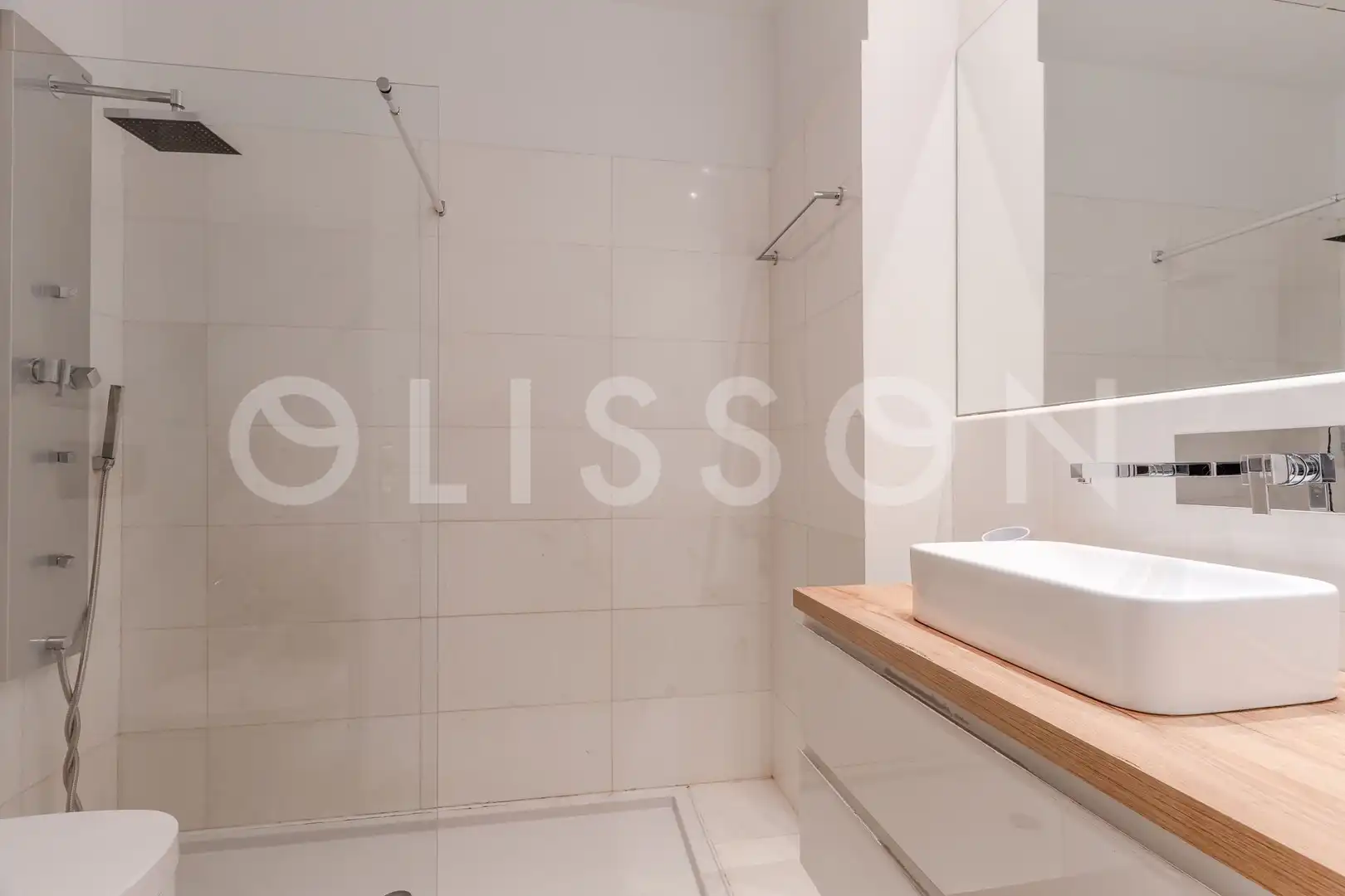 Badezimmer von Wohnung zum Verkauf in Madrid mit Klimaanlage, Heizung und Haustechnik
