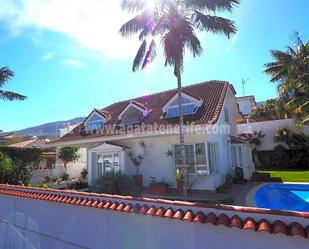 Vista exterior de Casa o xalet en venda en La Orotava amb Aire condicionat, Terrassa i Piscina