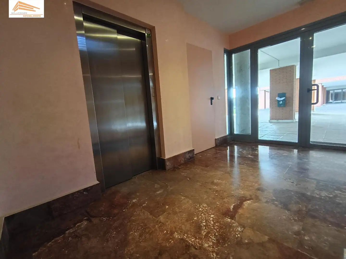 Wohnung zum Verkauf in Valladolid mit Heizung, Privatgarten und Abstellraum