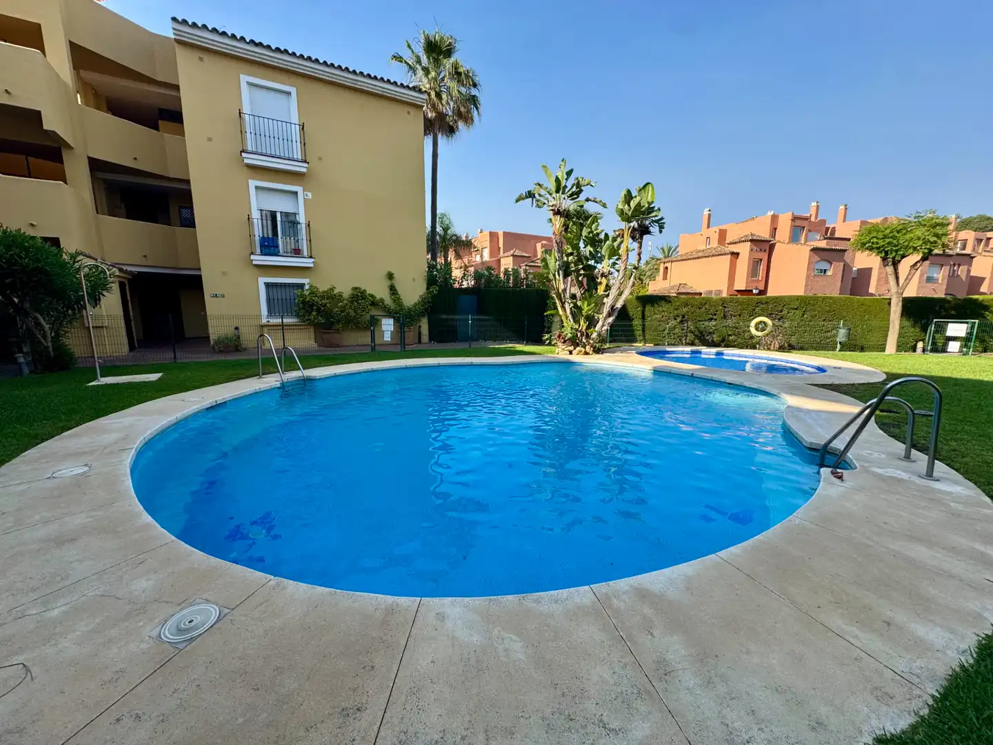 Piscina de Piso en venta en Estepona con Aire acondicionado, Calefacción y Terraza