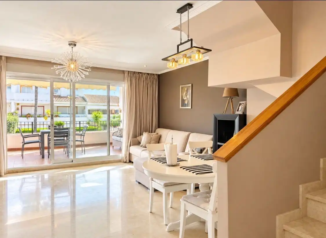 Duplex with pool for sale in Conrado Albaladejo, imagen 2