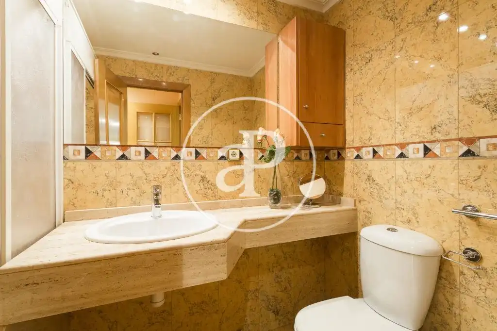 Flat for rent in Av. del General Avilés, Sant Pau