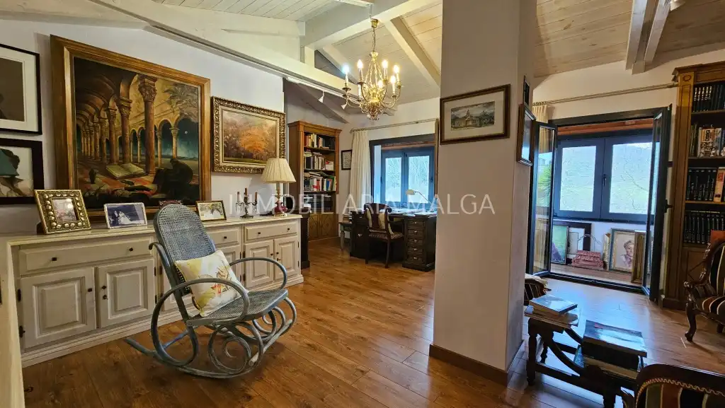 Sala de estar de Casa o chalet en venta en Colunga con Calefacción, Jardín privado y Parquet