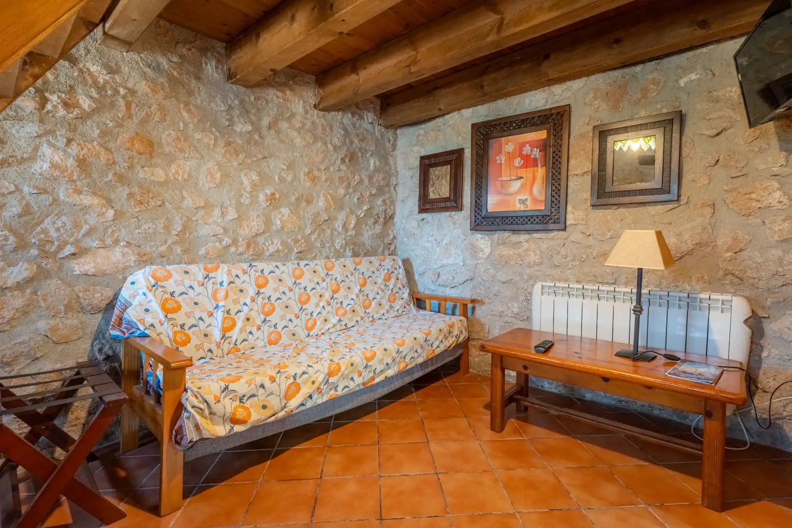 Living room of Houses for sale in Montblanc  with Air Conditioner, Heating and Private garden