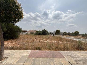 Terreny residencial en venda a Roquetes