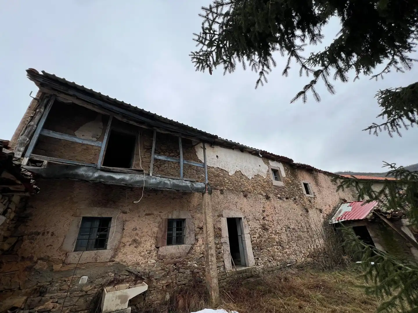Exterior view of Country homes for sale in La Pola de Gordón   with Private garden