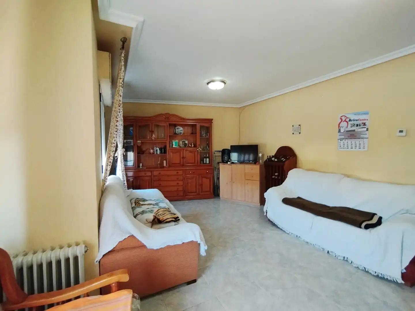 Living room of Flat for sale in Tomelloso  with Terrace, Storage room and Furnished