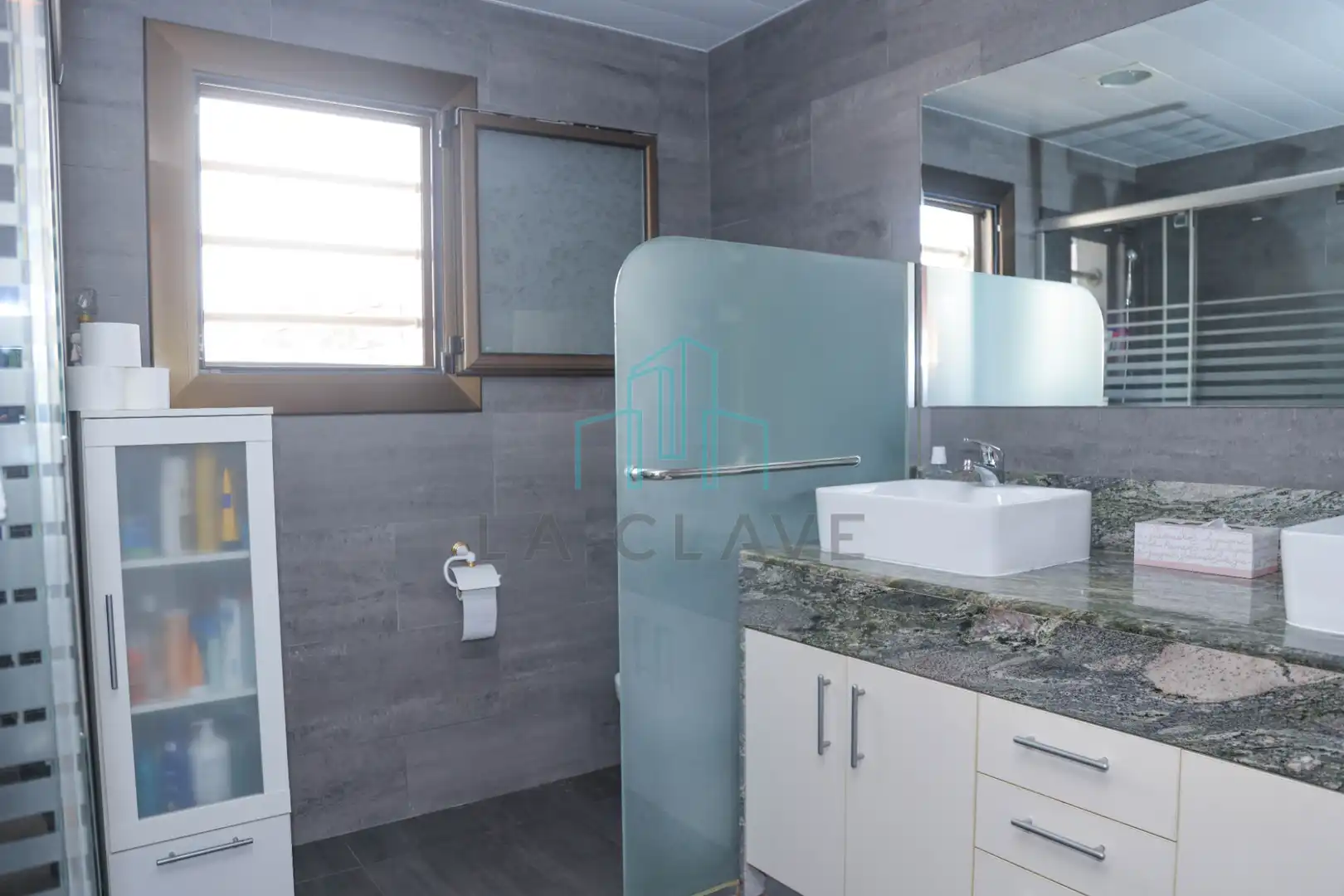 Baño de Casa o chalet en venta en Lliçà d'Amunt con Aire acondicionado, Calefacción y Jardín privado