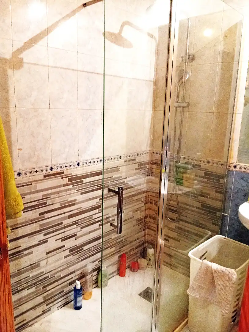 Bathroom of Flat for sale in Madrid  with Air Conditioner, Heating and Parquet flooring