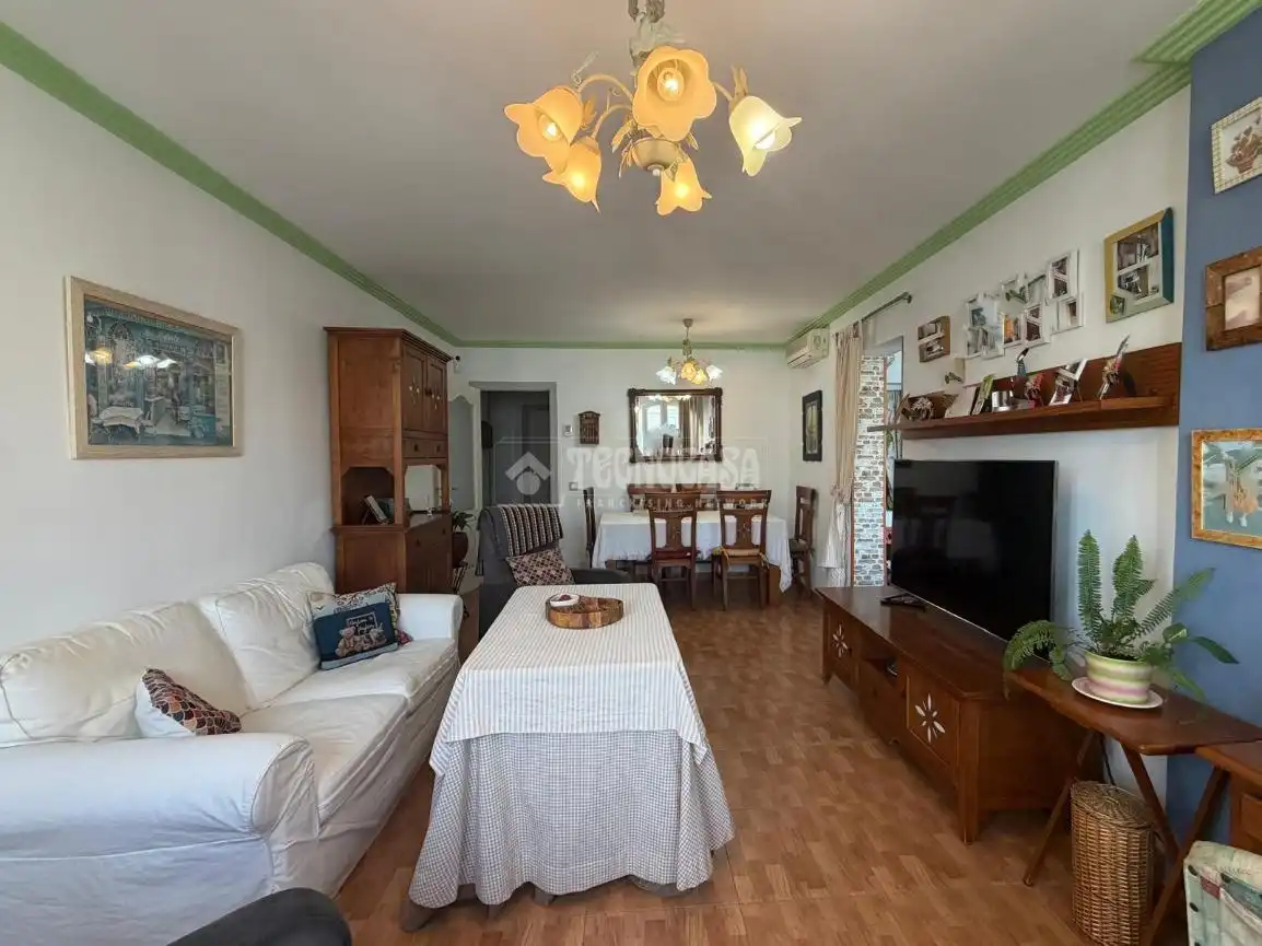 Sala de estar de Piso en venta en Mijas con Terraza y Piscina comunitaria