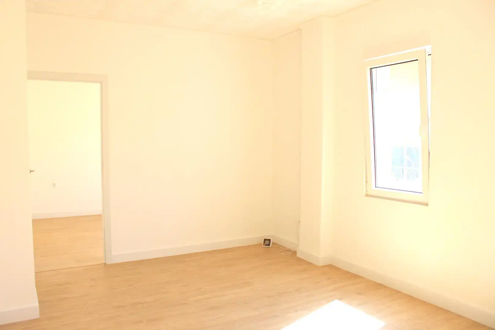 Habitación de Piso en venta en Oliva con Alarma