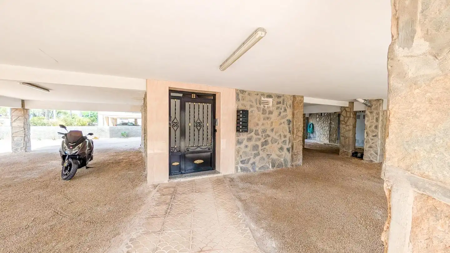 Piso en venta en Santa Pola con Terraza, Trastero y Amueblado