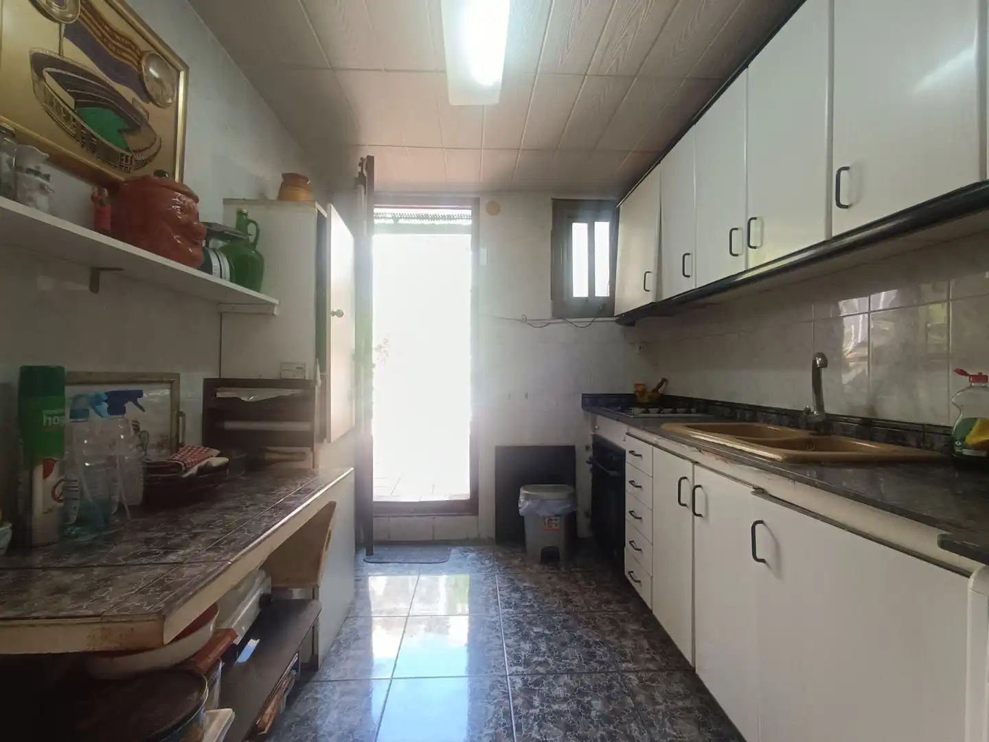 Küche von Haus zum Verkauf in Badalona mit Terrasse und Abstellraum