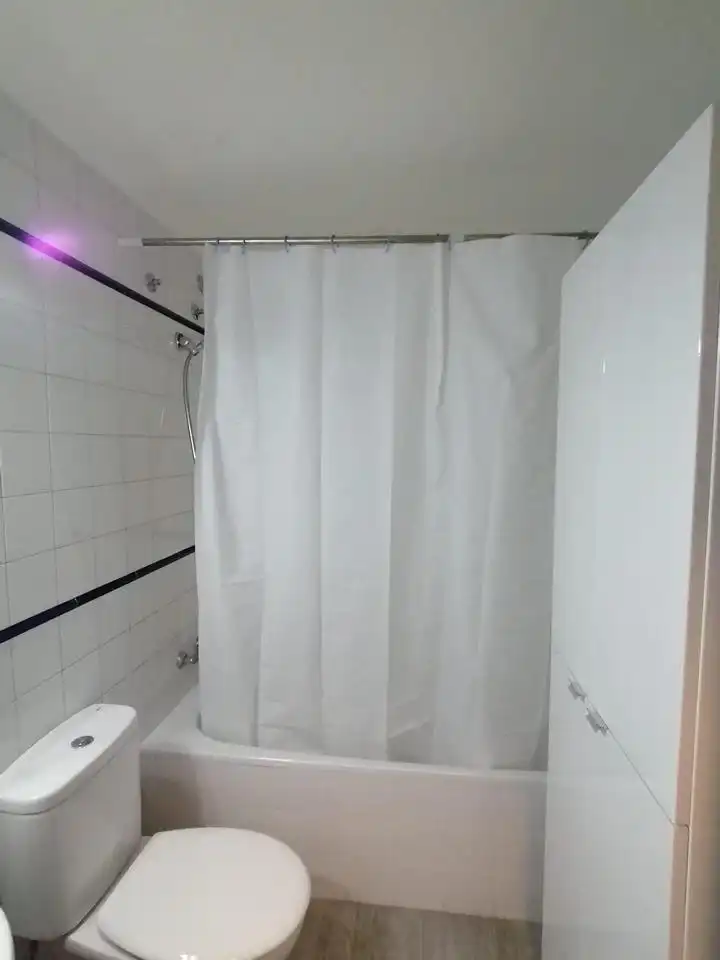 Baño de Estudio de alquiler en Sevilla con Aire acondicionado y Amueblado
