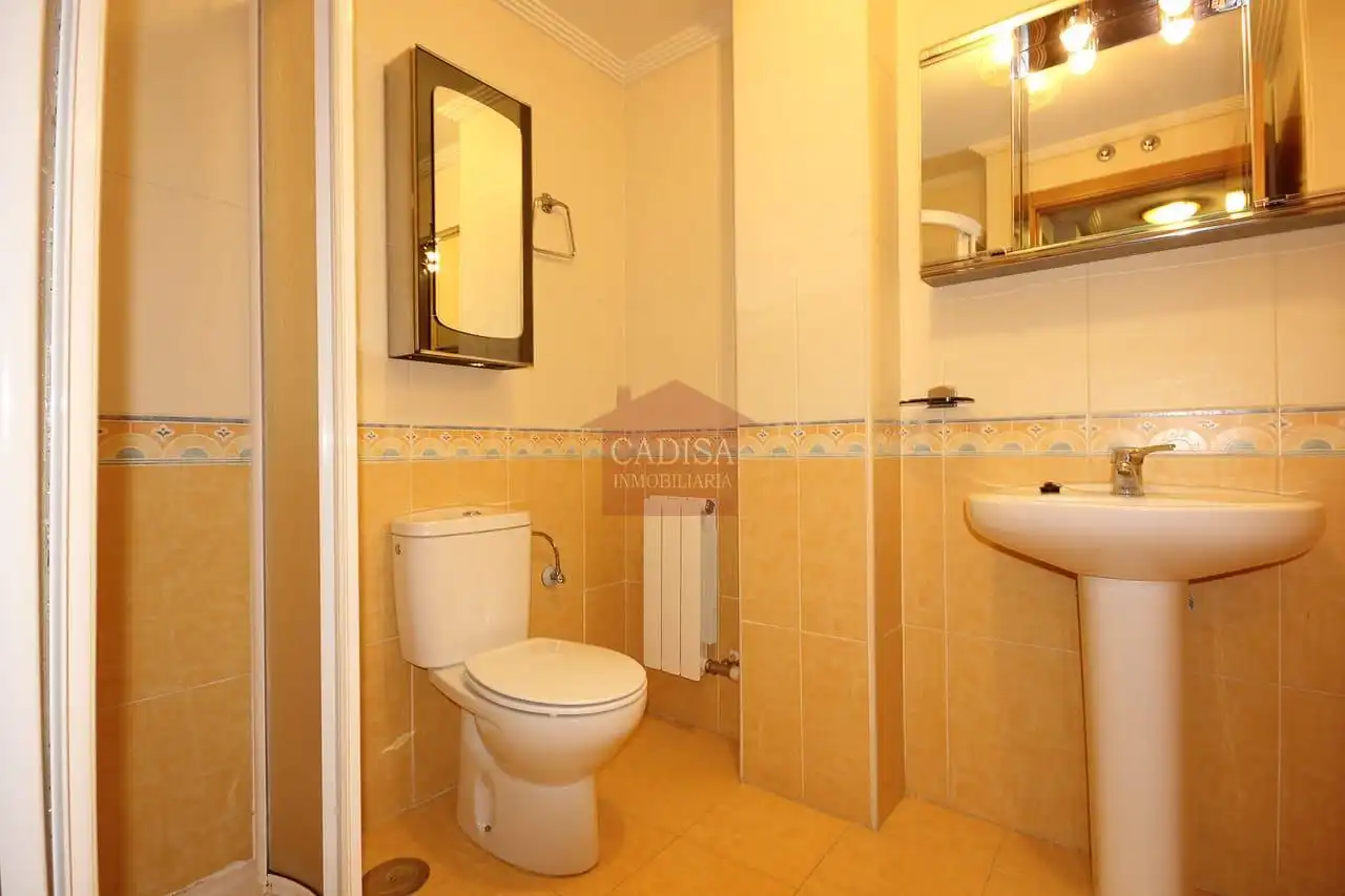 Bathroom of Flat for rent in Salamanca  with Heating, Storage room and Furnished