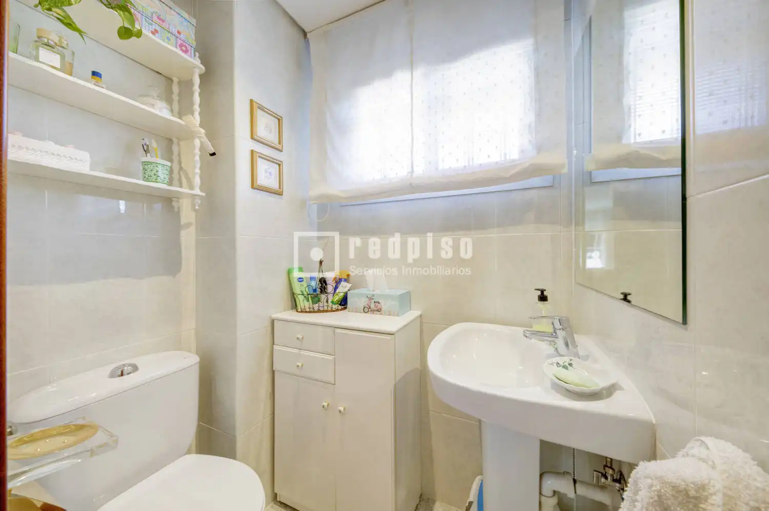 Bedroom of Houses for sale in Pozuelo de Alarcón  with Air Conditioner, Heating and Parquet flooring