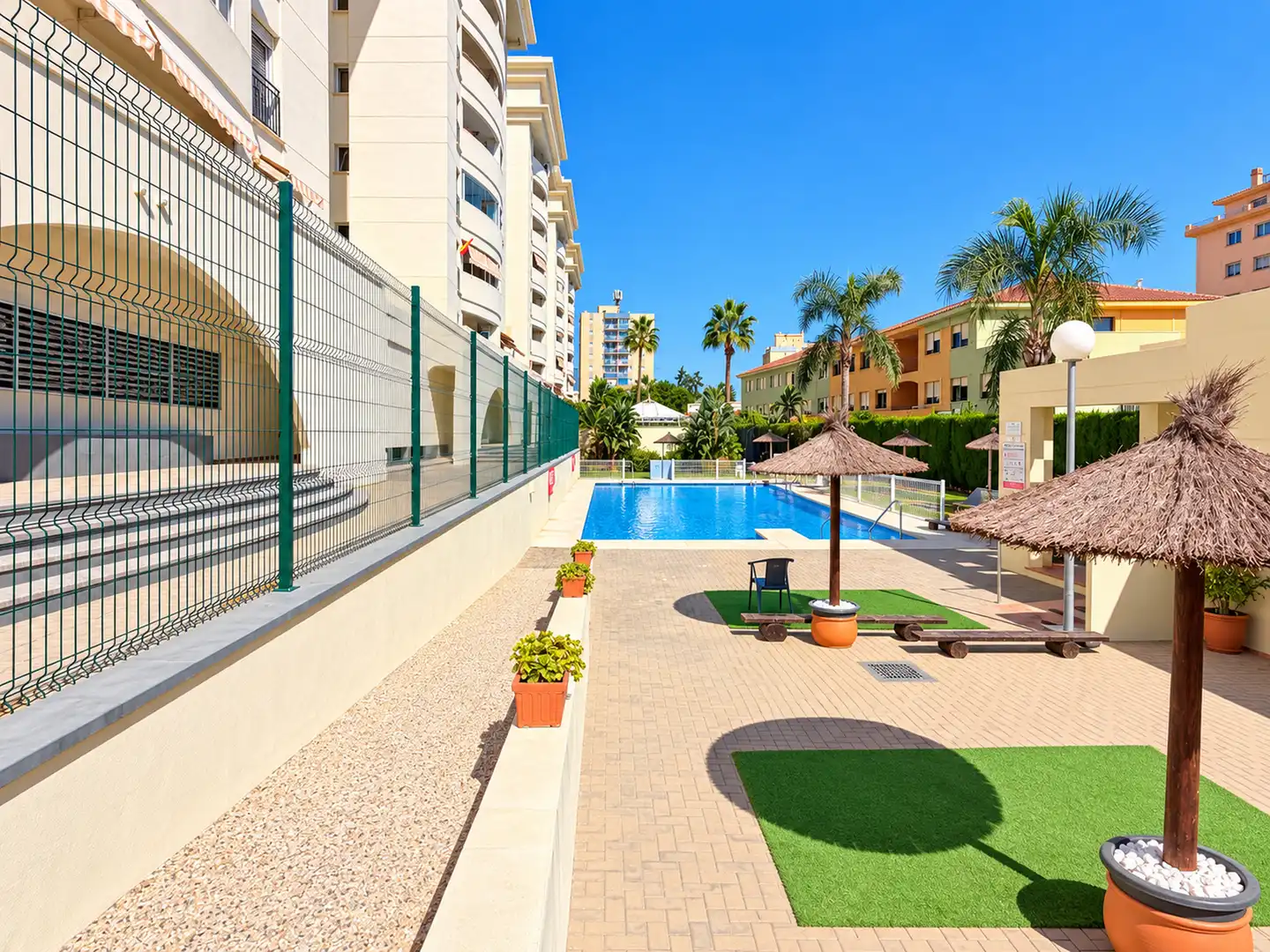 Piscina de Apartament en venda en Los Boliches 