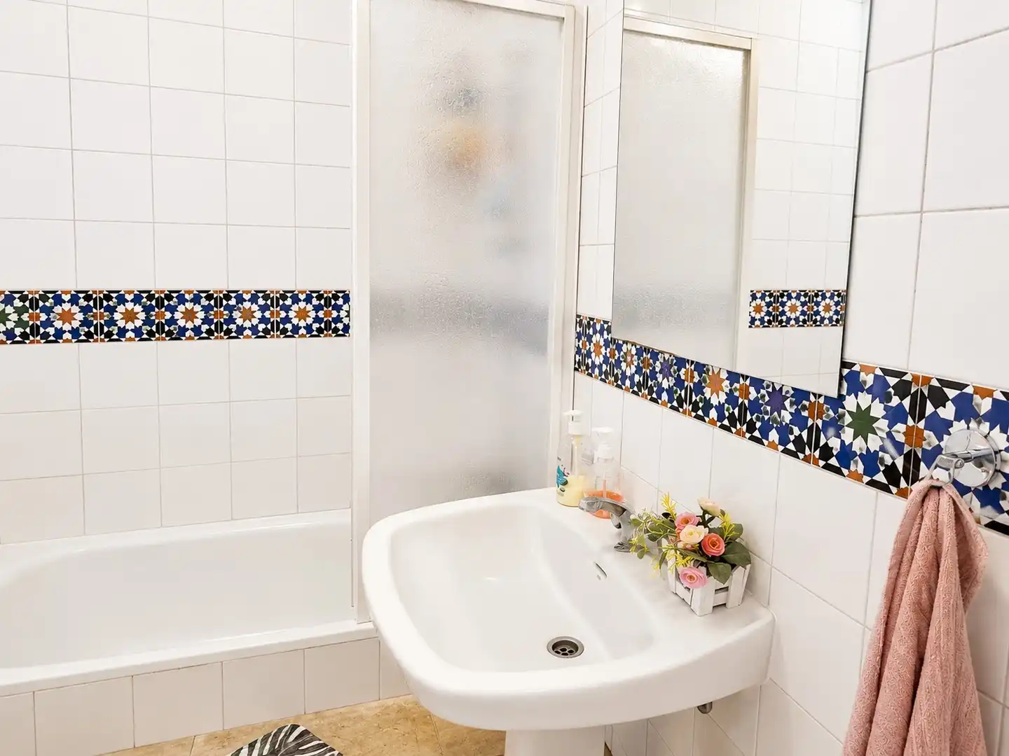 Baño de Dúplex en venta en Torrevieja con Calefacción, Terraza y Piscina