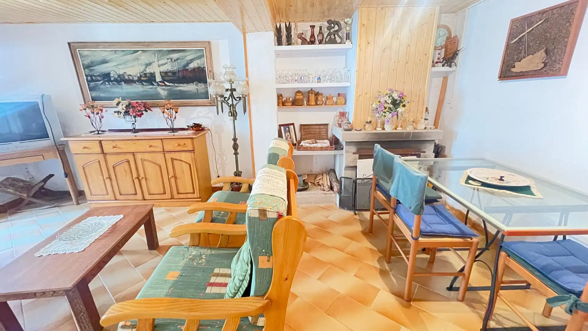 Sala d'estar de Finca rústica en venda en Passanant i Belltall amb Aire condicionat