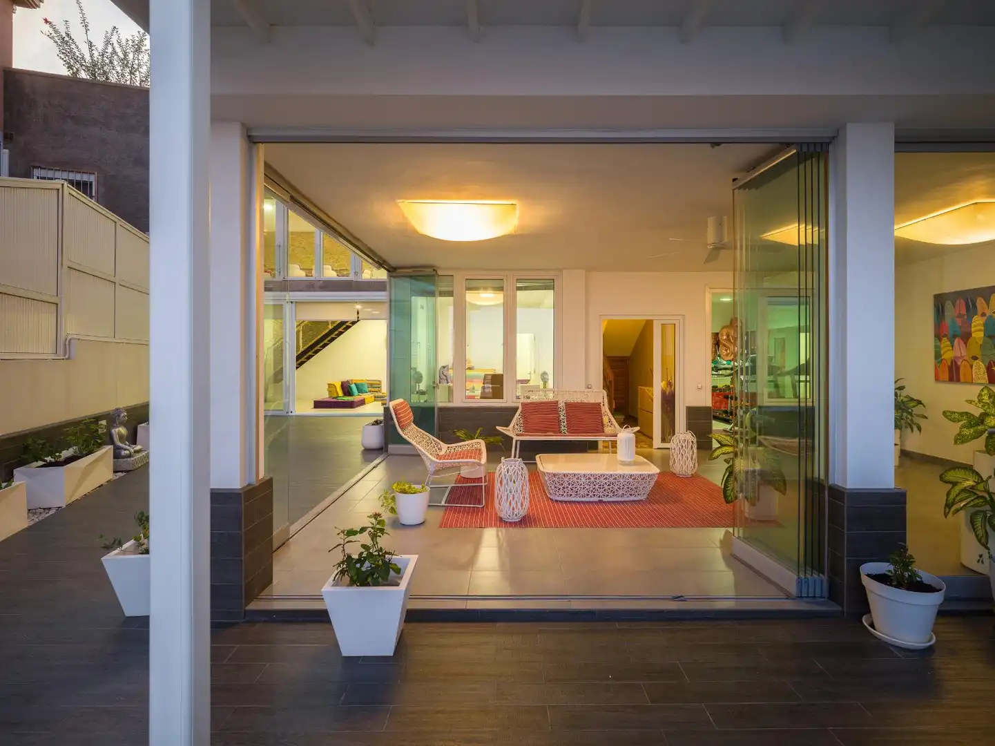 Sala d'estar de Casa adosada en venda en Las Palmas de Gran Canaria amb Jardí privat, Terrassa i Traster