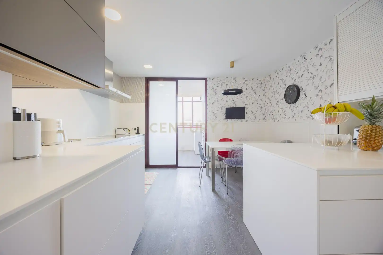 Cocina de Apartamento en venta en Madrid con Piscina