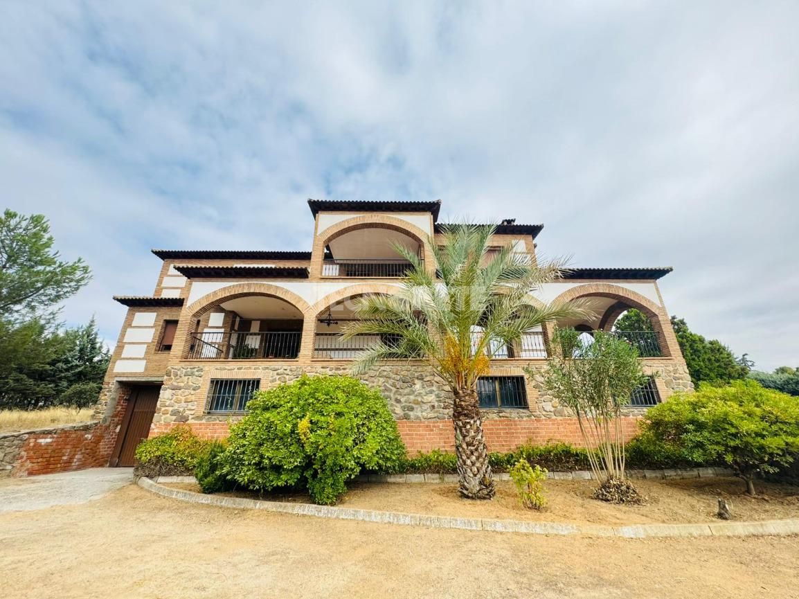 Vista exterior de Casa o chalet en venta en  Toledo Capital con Calefacción, Jardín privado y Terraza