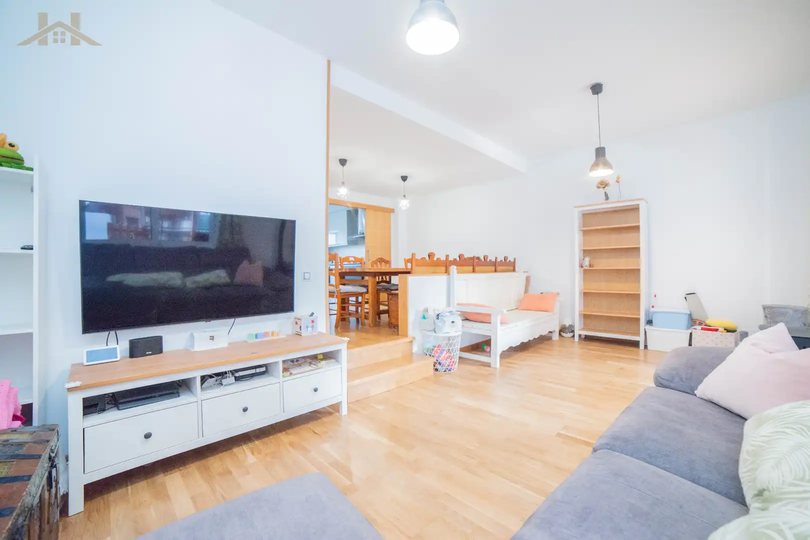 Sala d'estar de Casa adosada en venda en Arroyomolinos (Madrid) amb Aire condicionat, Calefacció i Parquet