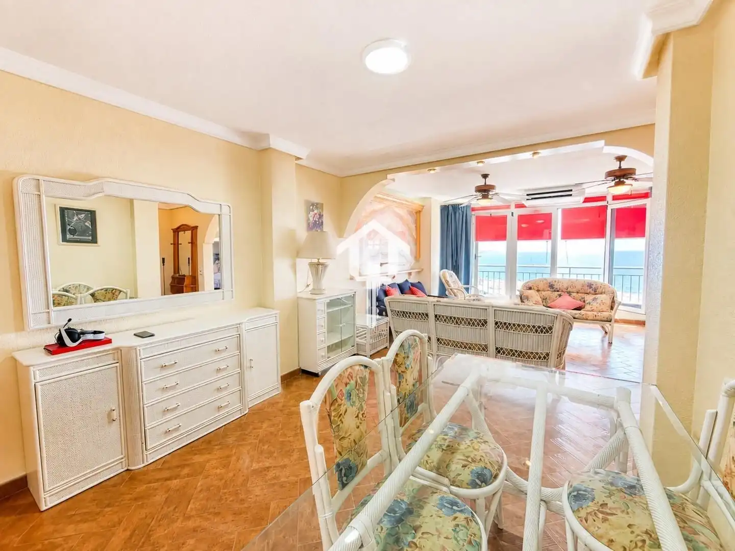 Sala d'estar de Àtic en venda en Alicante / Alacant amb Aire condicionat, Terrassa i Moblat