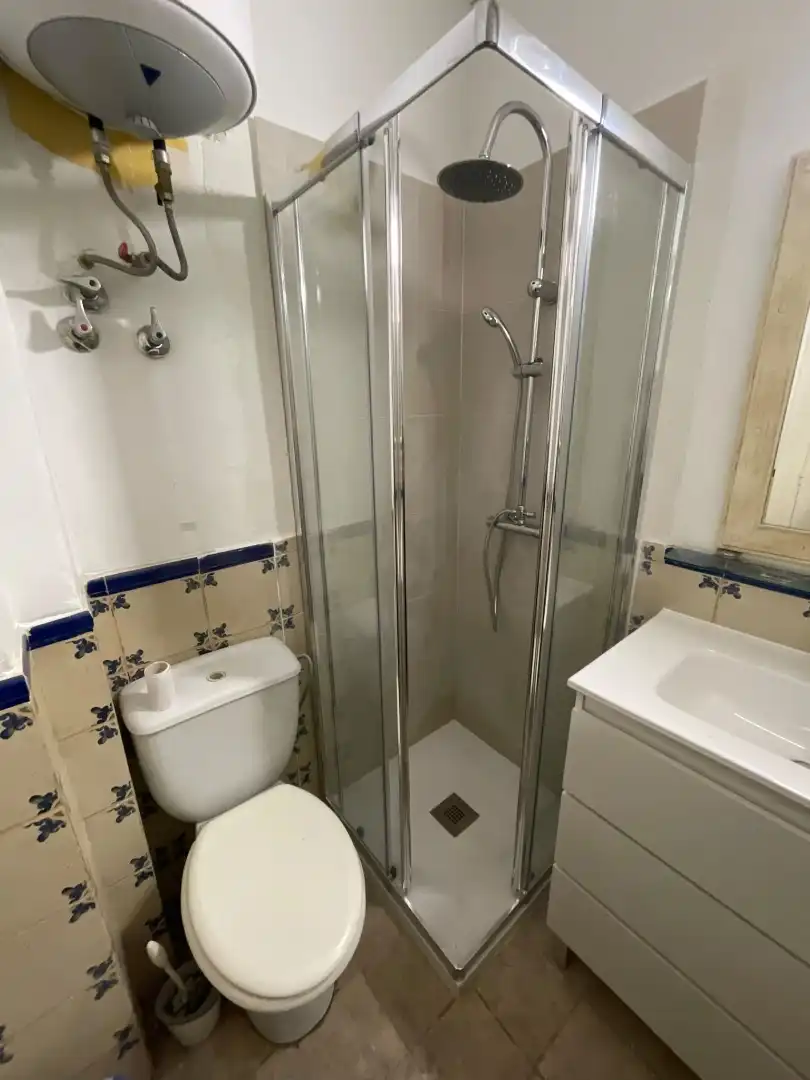 Bathroom of Flat for sale in  Granada Capital  with Air Conditioner and Balcony