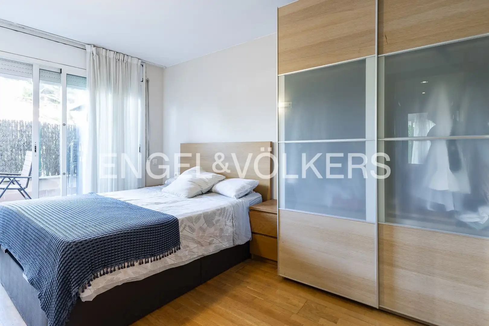 Bedroom of Apartments for sale in El Masnou  with Air Conditioner, Heating and Parquet flooring