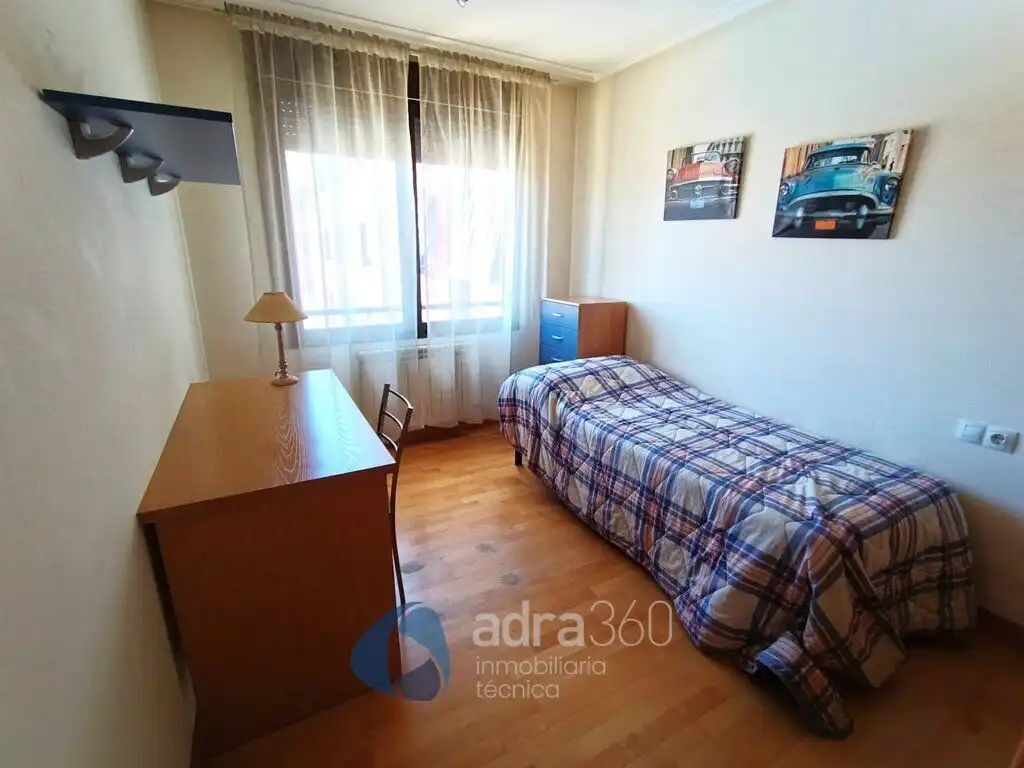 Bedroom of Flat for rent in  Logroño  with Air Conditioner, Heating and Storage room