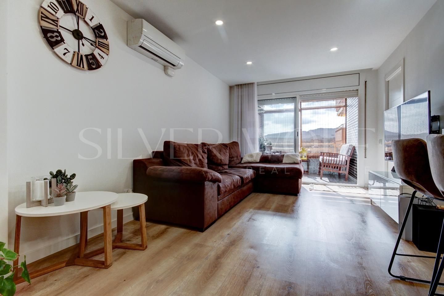 Sala d'estar de Pis en venda en Gavà amb Aire condicionat, Calefacció i Parquet