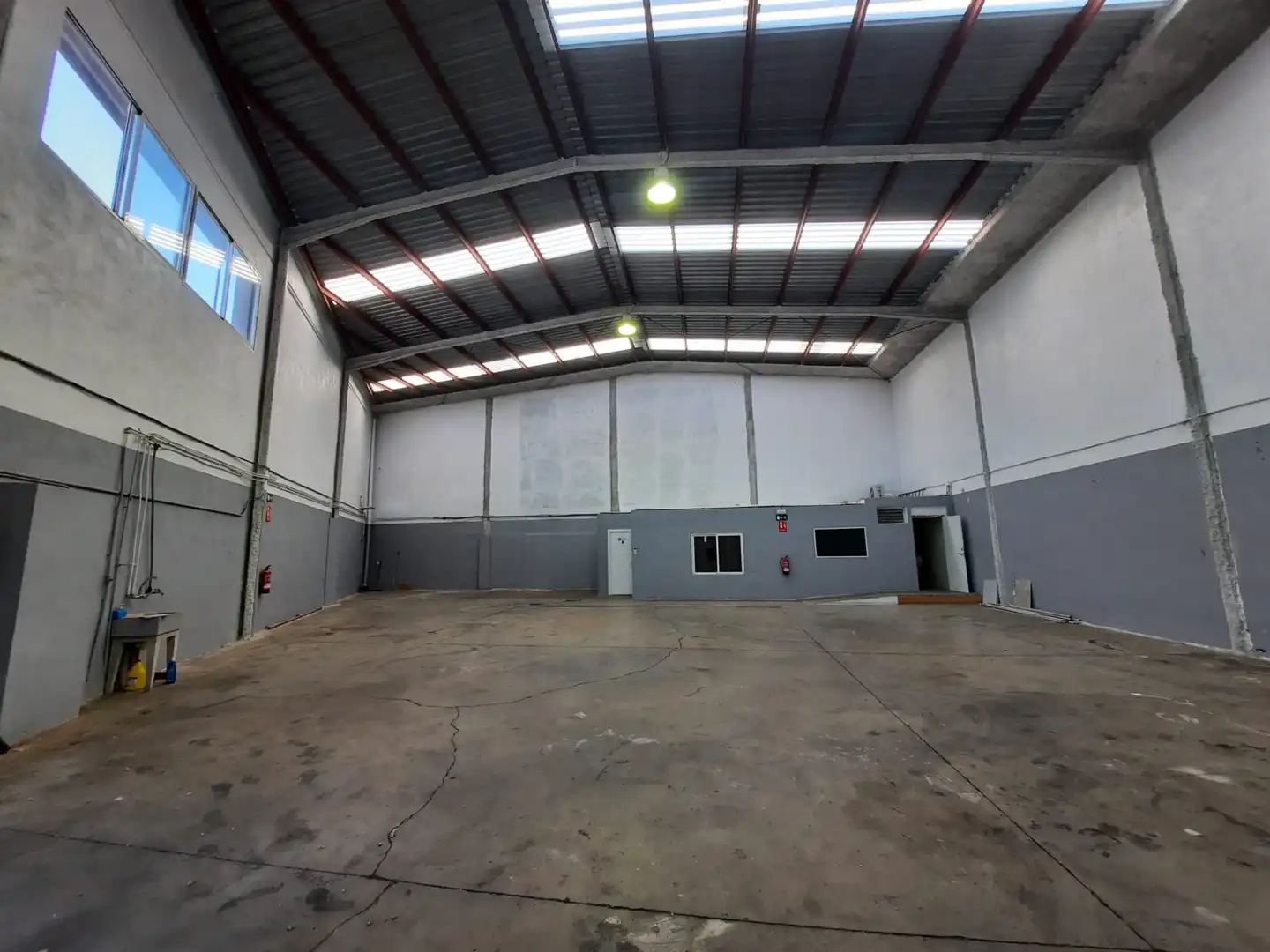 Industriegebäude zum Verkauf in Calle Fuentes de Ayodar 38, imagen 4