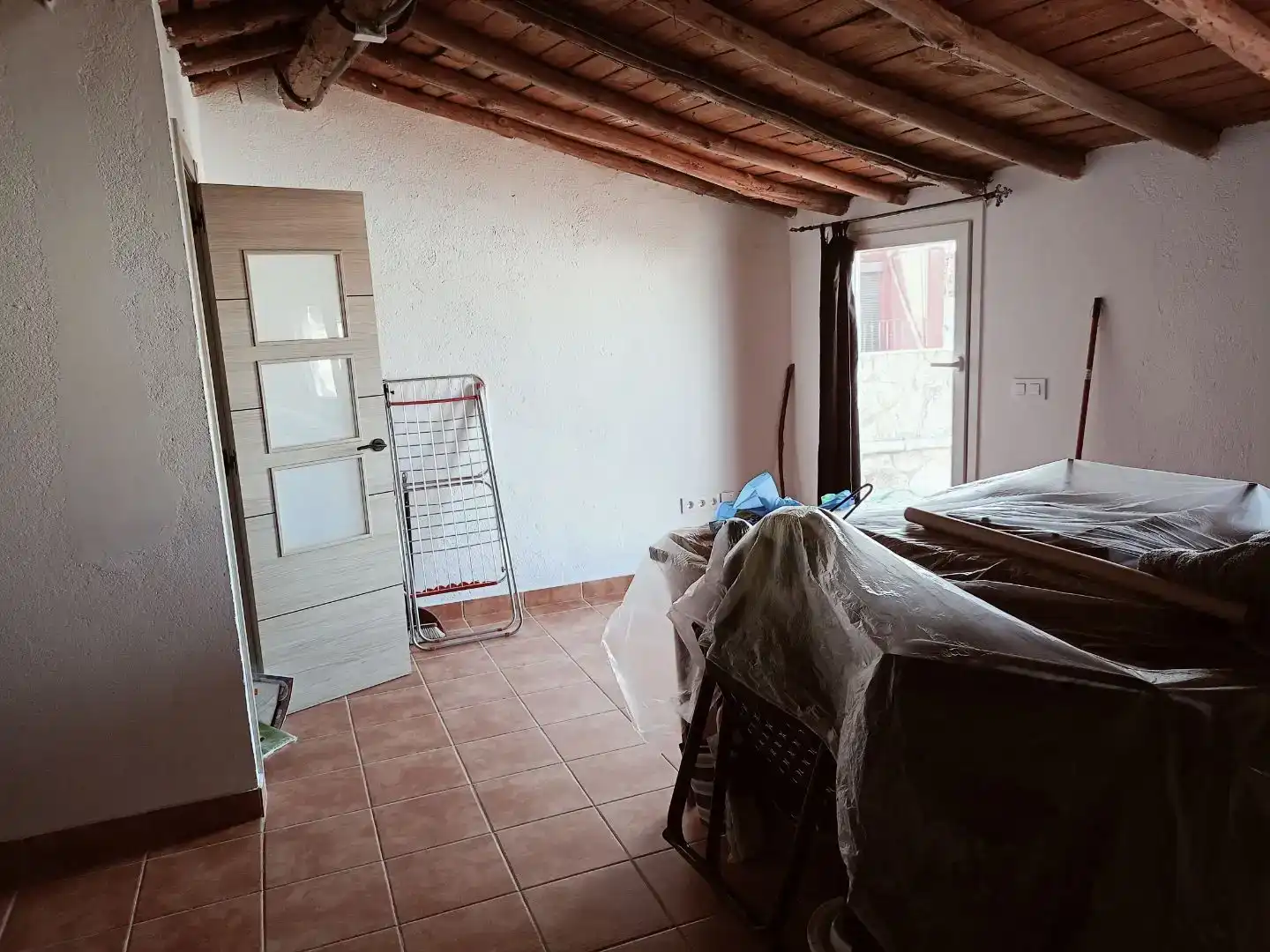 Habitación de Casa adosada en venta en Valdeobispo con Trastero y Amueblado