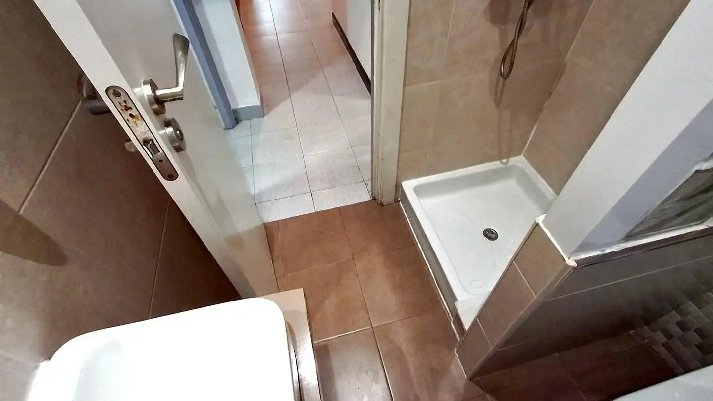 Badezimmer von Erdgeschoss zum Verkauf in A Coruña Capital  mit Heizung und Abstellraum