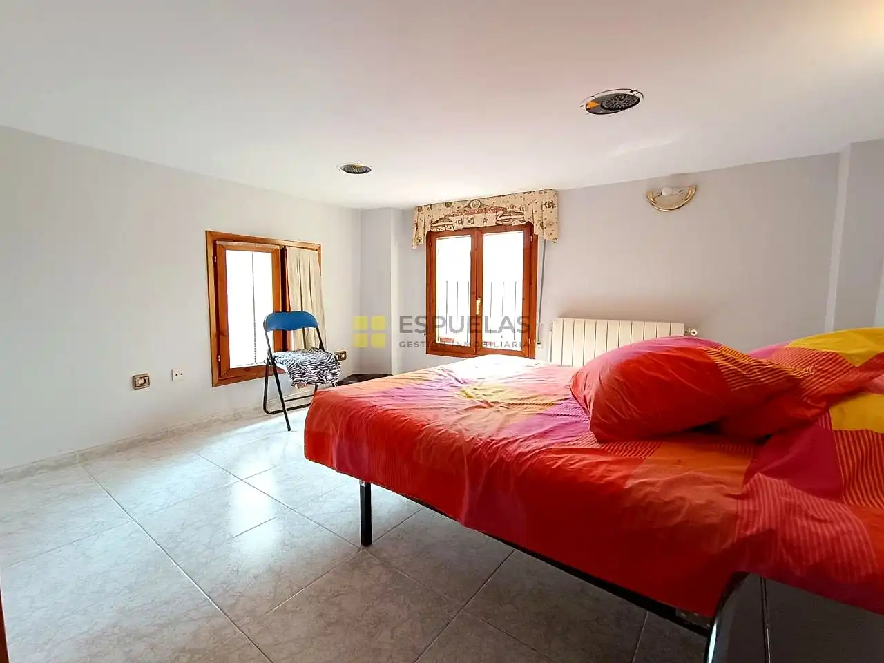 Habitación de Casa adosada en venta en Arnedo con Calefacción y Amueblado