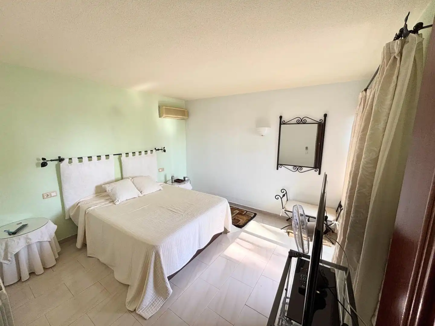 Schlafzimmer von Haus oder Chalet zum Verkauf in Benidorm mit Klimaanlage, Terrasse und Schwimmbad