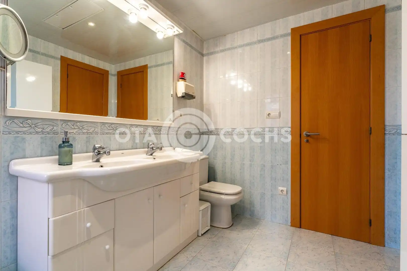 Baño de Piso en venta en Valls con Aire acondicionado, Terraza y Balcón