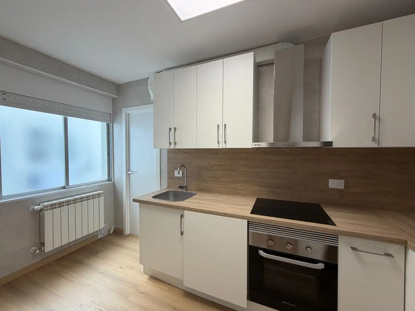 Cocina de Piso de alquiler en Lugo con Calefacción, Parquet y Trastero