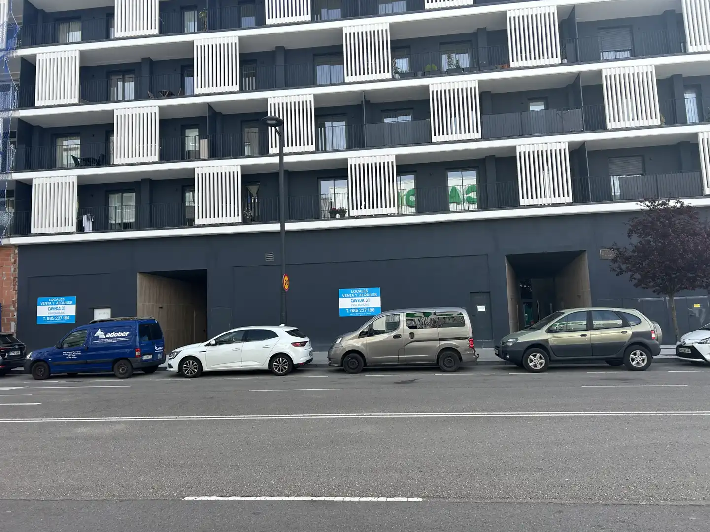 Parking de Local en venta en Oviedo 