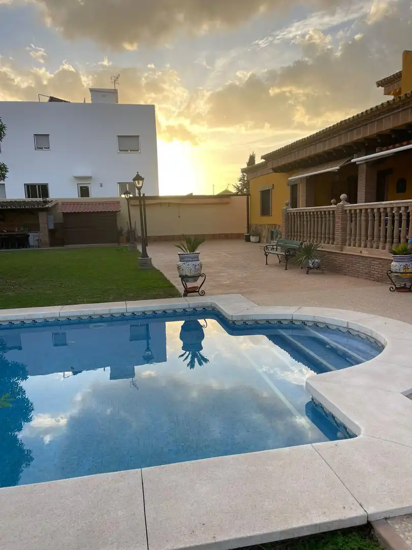 Piscina de Casa o chalet en venta en Fuengirola con Aire acondicionado, Jardín privado y Parquet