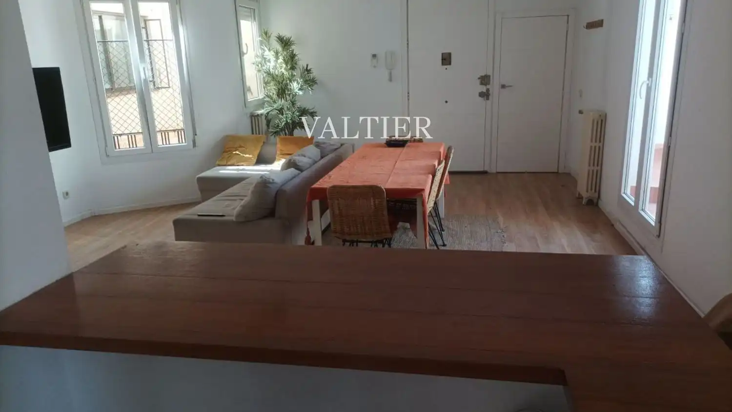 Sala d'estar de Àtic de lloguer en Madrid amb Aire condicionat, Terrassa i Traster