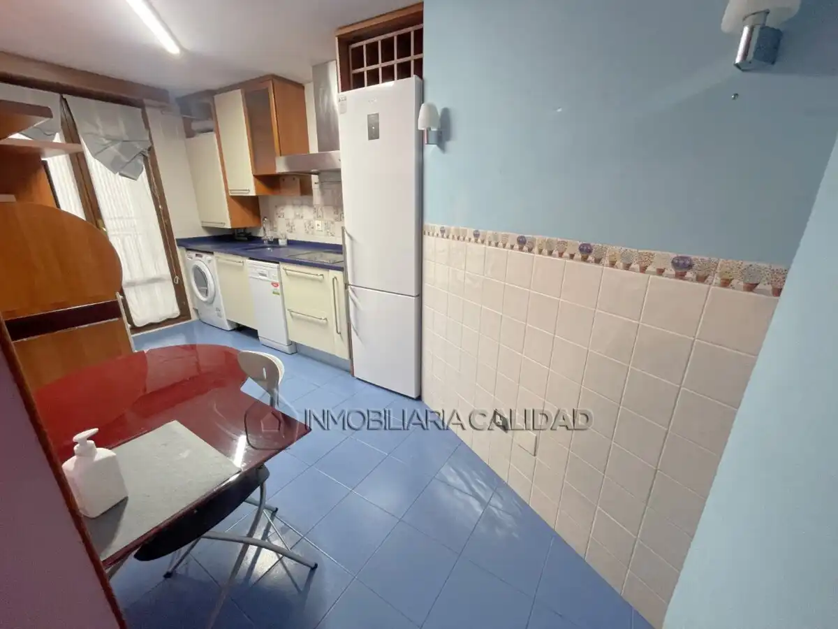 Cocina de Piso de alquiler en Burgos con Calefacción y Amueblado